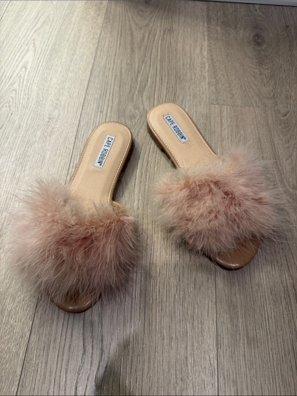 Cape Robbin Blush/Tan Feather Slide Mules